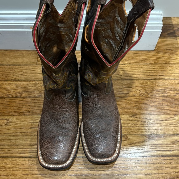 boots - Picture 2 of 7